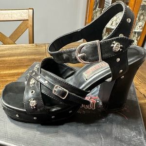 Cute black heel sandals size 9